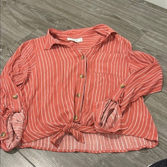 Hippie Rose White Puff Sleeve 3/4 Sleeve Crop Button Down Shirt - Picture 2 of 6